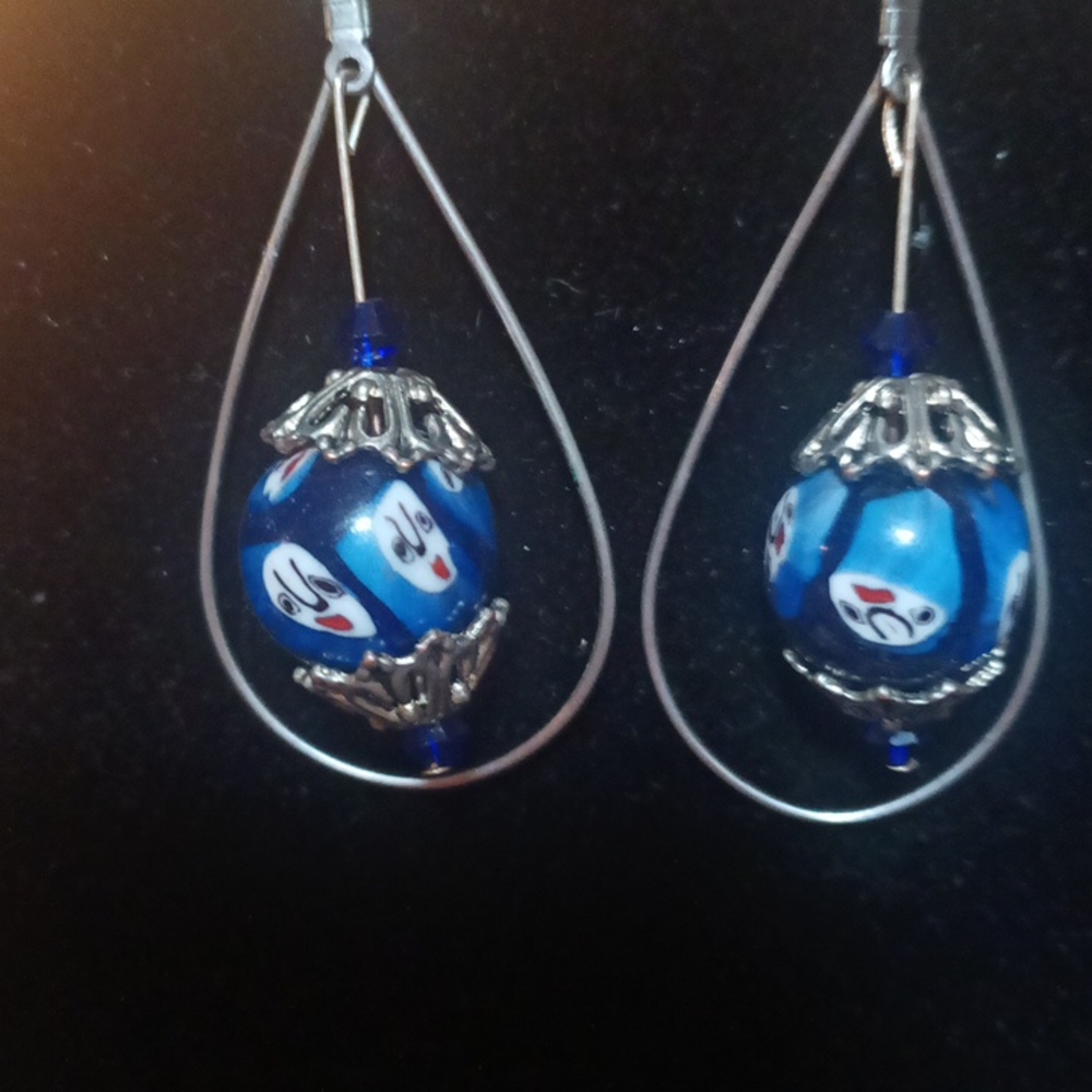 Hand crafted earrings - Picture 3 of 3